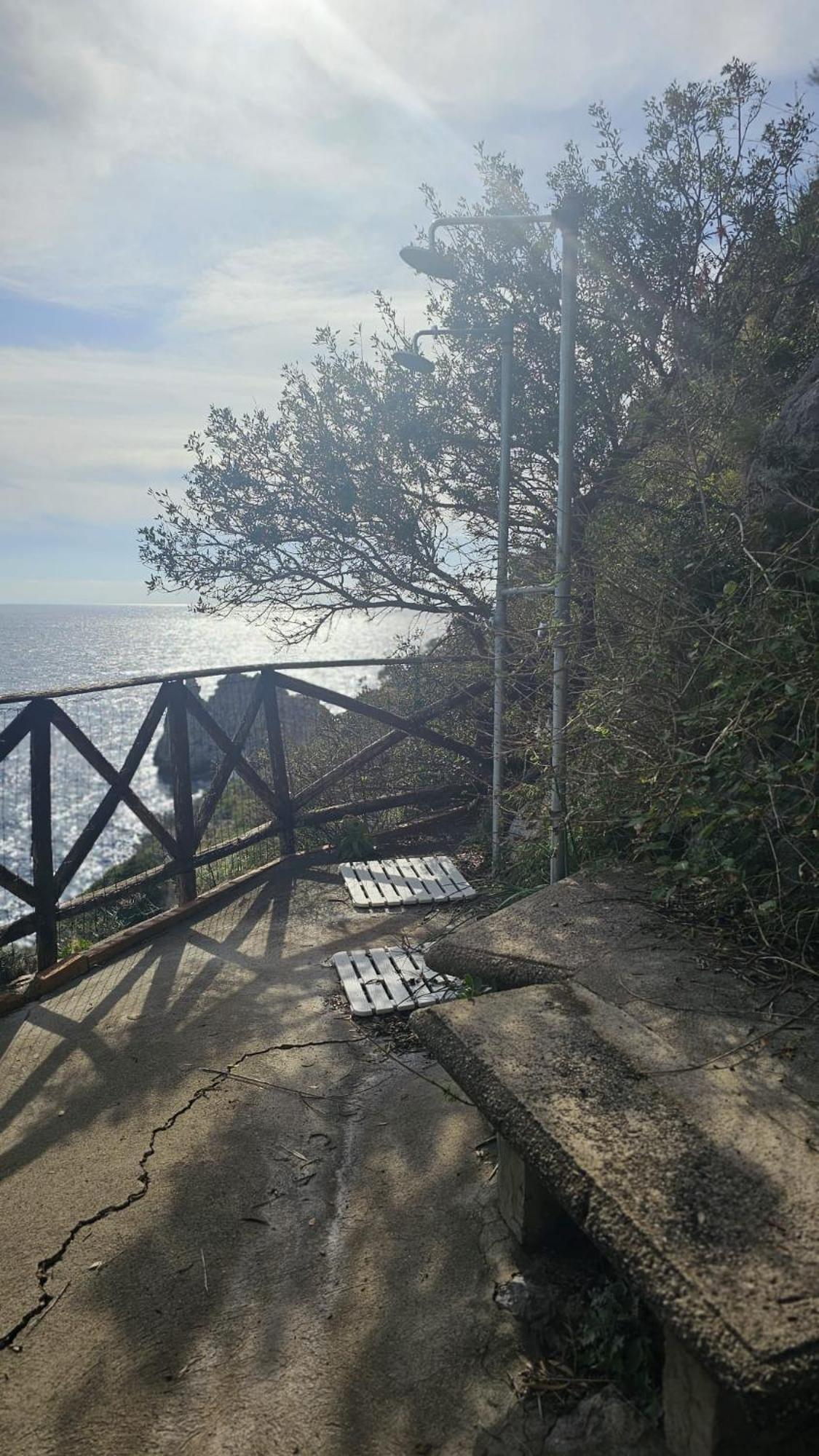 Apartamento Casa La Scogliera Praiano Exterior foto